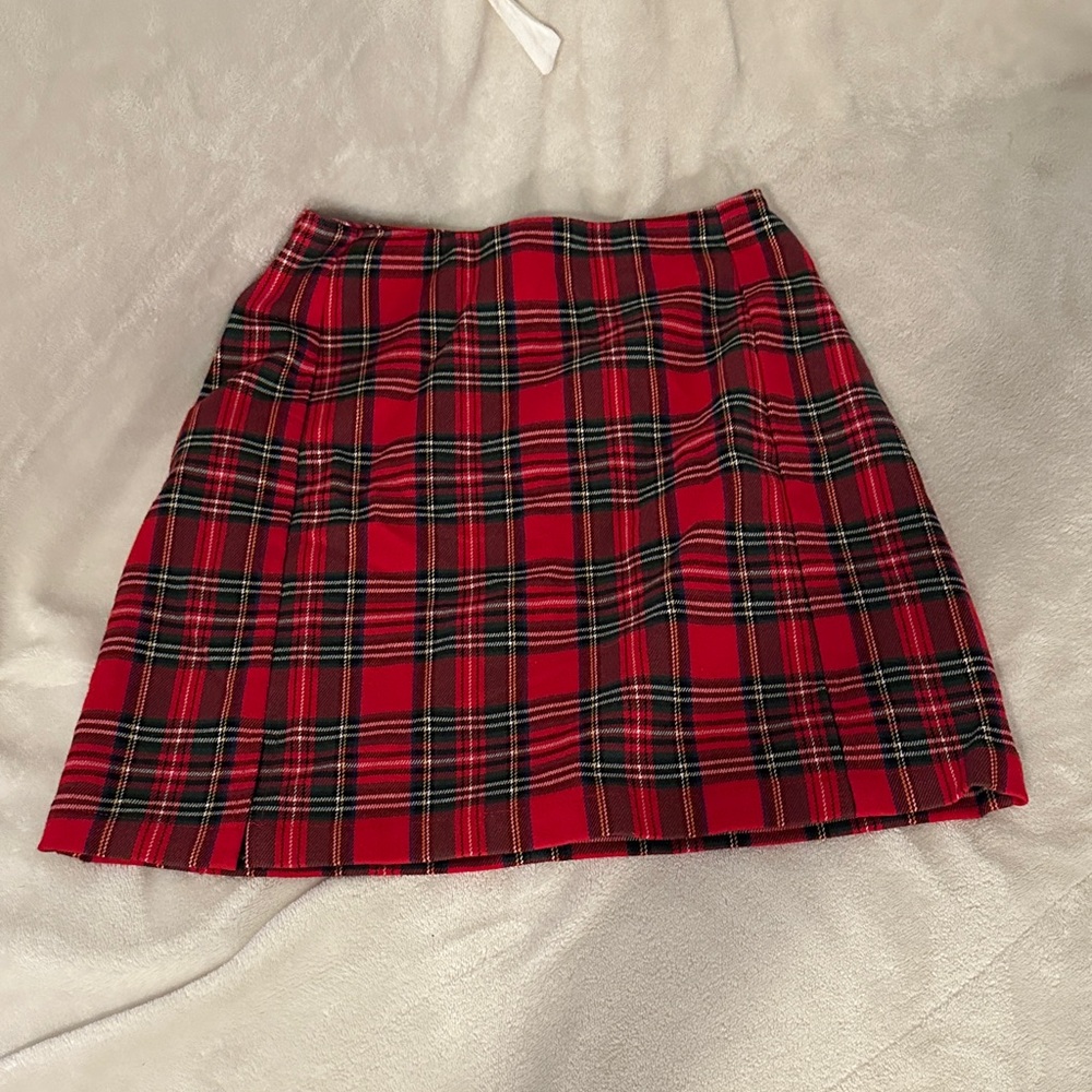 Short Skirt/ Brandy Melville
